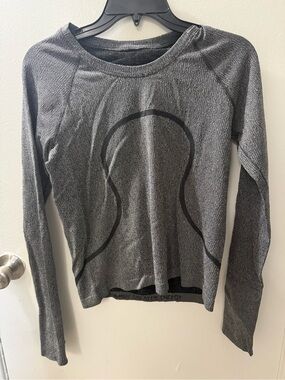 Lululemon swiftly Women's Grey Long-Sleeve Seamless Active Top